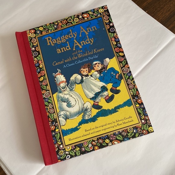 Raggedy Ann and Andy and The Camel With the Wrinkled Knees Pop Up Book 2003 - Picture 2 of 6